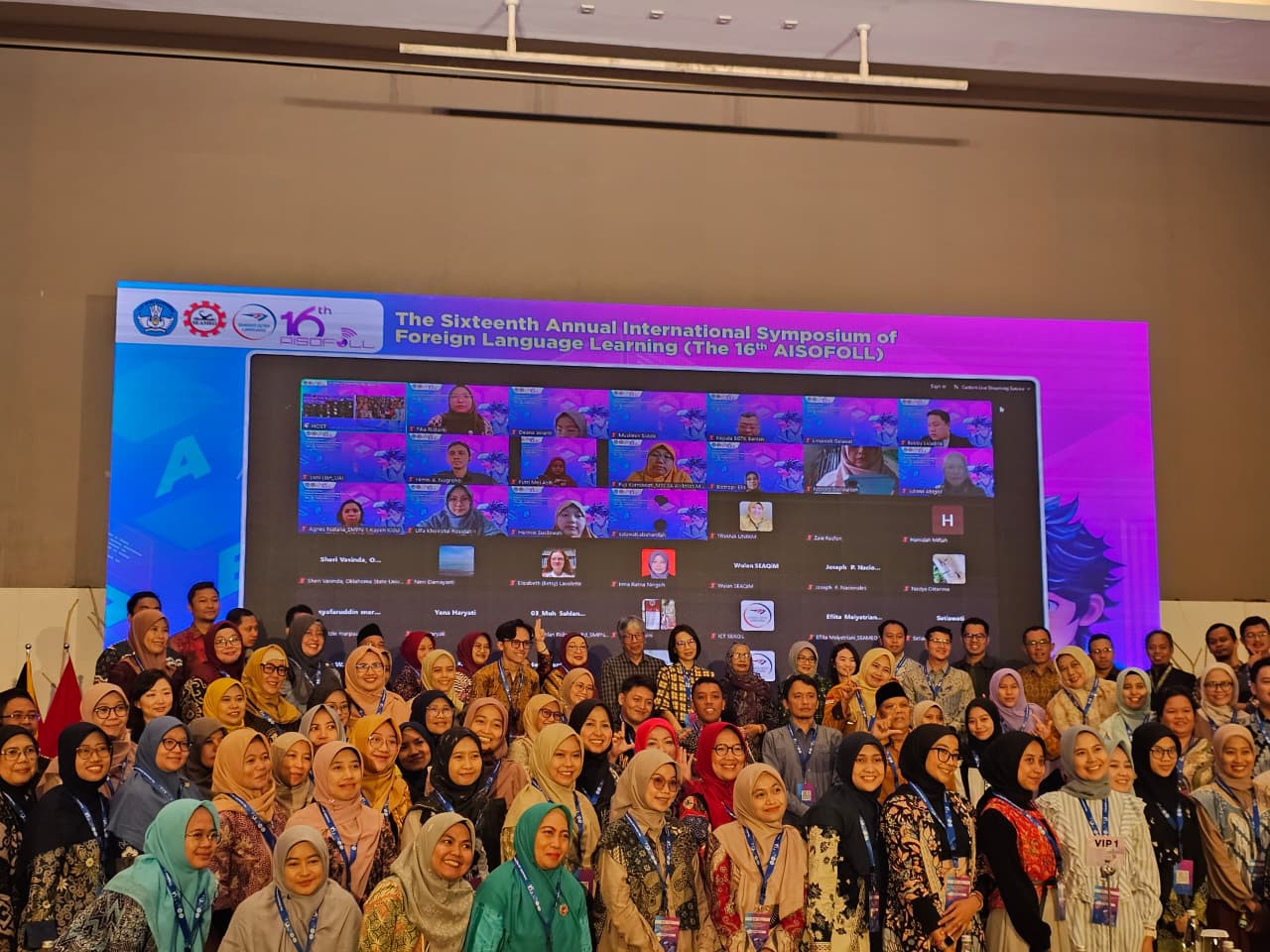 1761192521935129.jpg Group photo.jpg